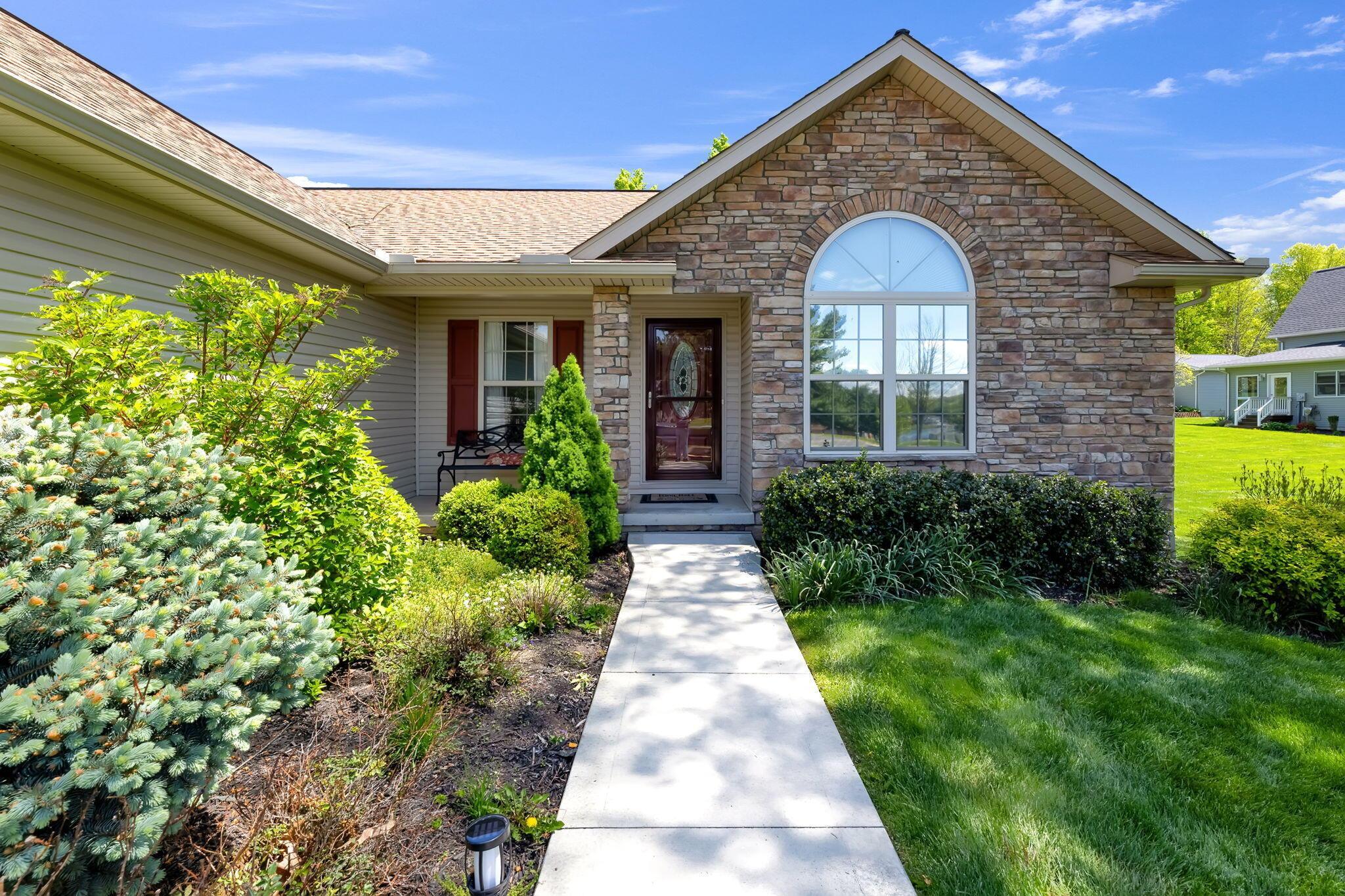 3814 Apple Valley Drive