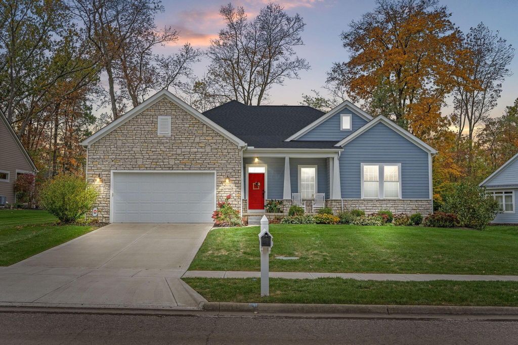 Photo for 10700 Laguna Circle, Plain City, OH 43064 (MLS # 225040251)