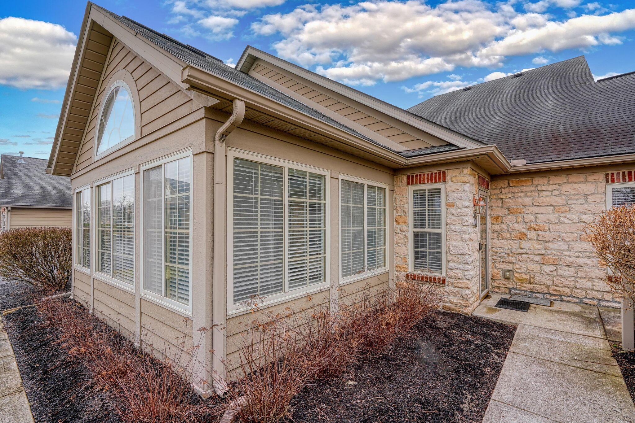 6616 Lakeview Circle, Canal Winchester, Ohio image 9