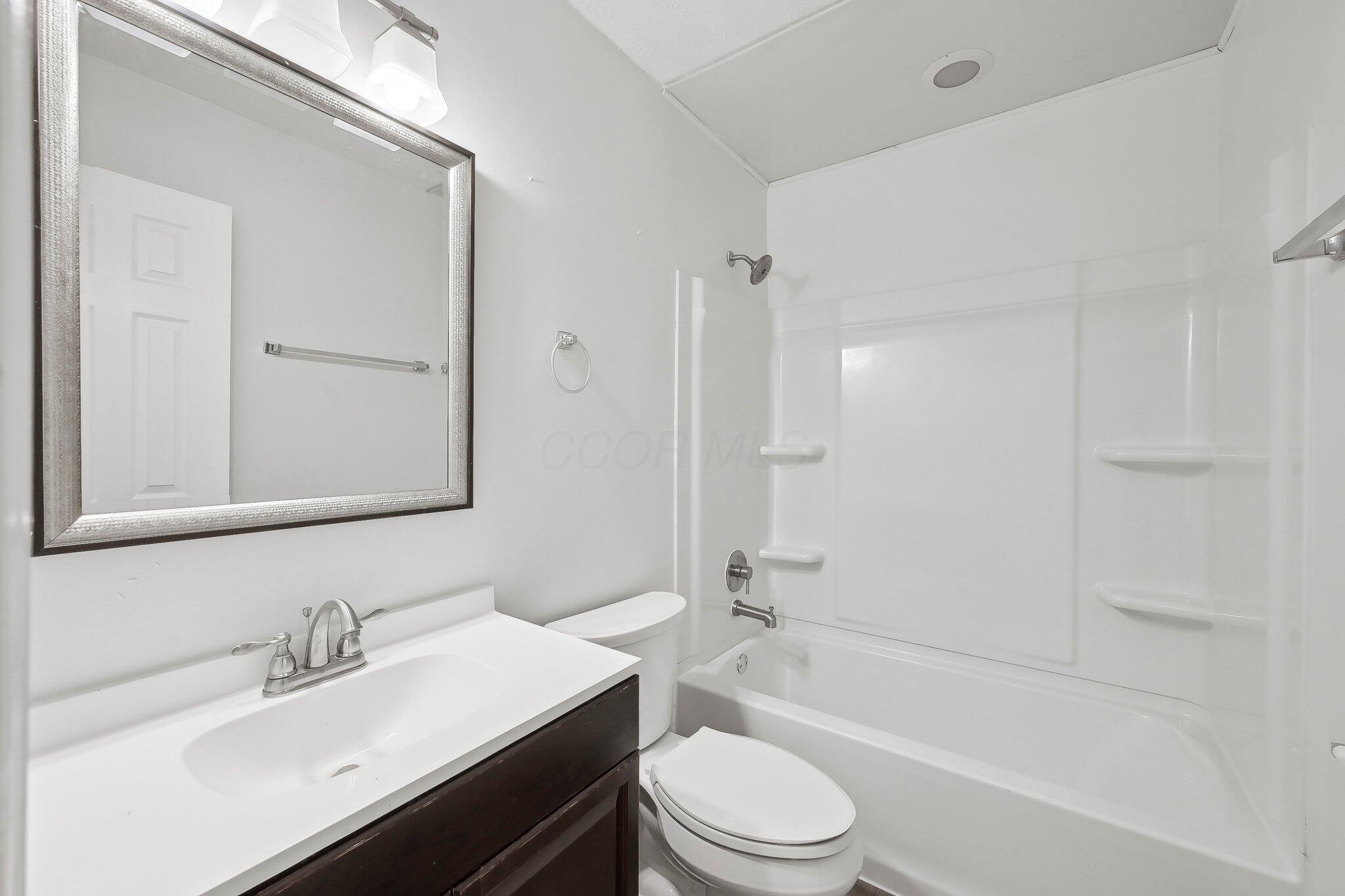 5692 Great Hall Court, Columbus, Ohio image 35