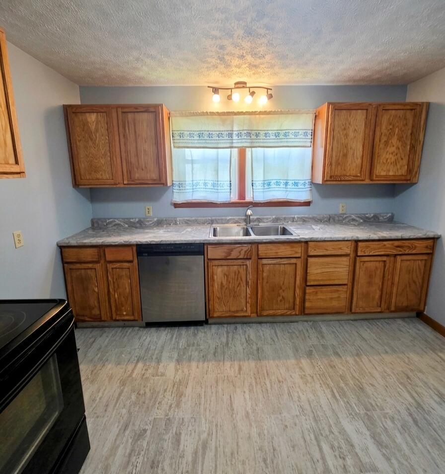 25 E 10th Street