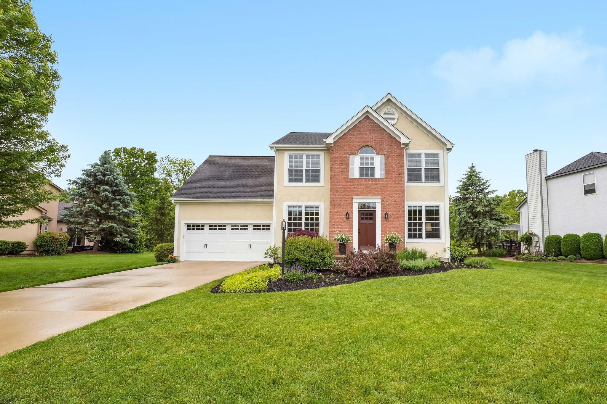 2407 Bryton Drive, Powell, Ohio image 2