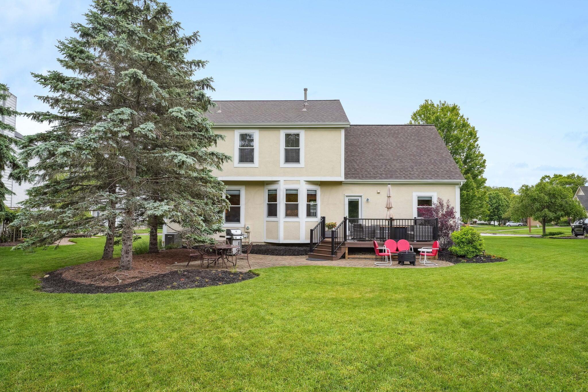 2407 Bryton Drive, Powell, Ohio image 12