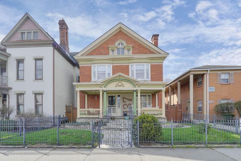 Photo of 137 King Avenue, Columbus, OH 43201 (MLS # 226008474)