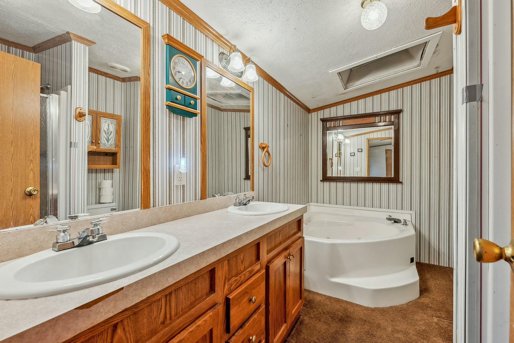 3750 Church Hill Road, Zanesville, Ohio image 18