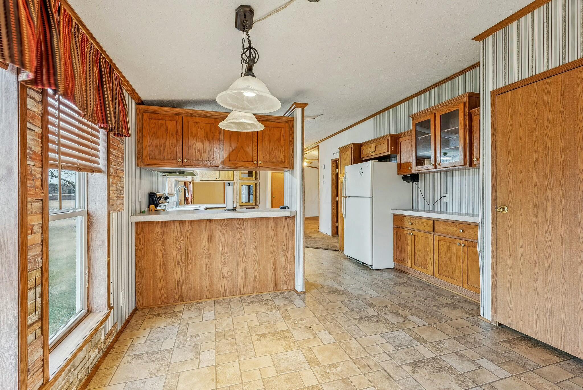 3750 Church Hill Road, Zanesville, Ohio image 2