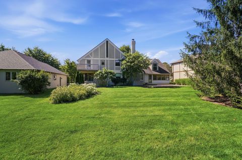 Photo of 5928 Saint Fillans Court W, Dublin, OH 43017 (MLS # 226023885)