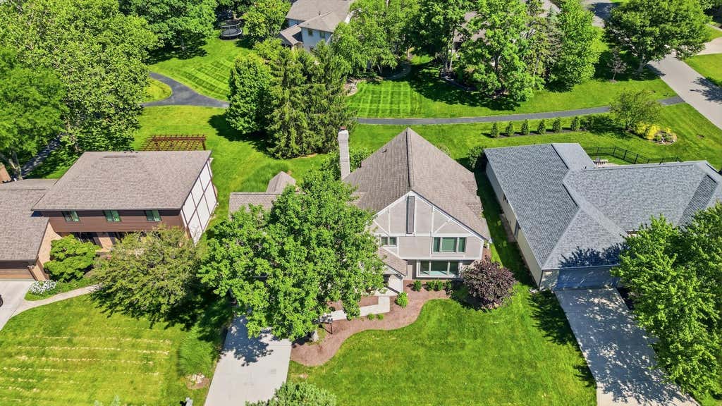 Photo of 5928 Saint Fillans Court W, Dublin, OH 43017 (MLS # 226023885)