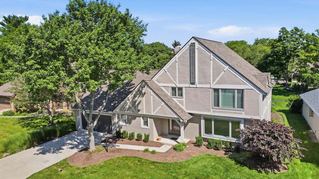 Photo of 5928 Saint Fillans Court W, Dublin, OH 43017 (MLS # 226023885)