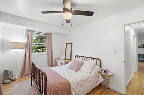 Tiny photo for 420 Denwood Court, Columbus, OH 43230 (MLS # 226000543)