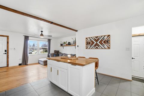 Tiny photo for 420 Denwood Court, Columbus, OH 43230 (MLS # 226000543)