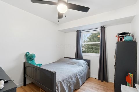 Tiny photo for 420 Denwood Court, Columbus, OH 43230 (MLS # 226000543)