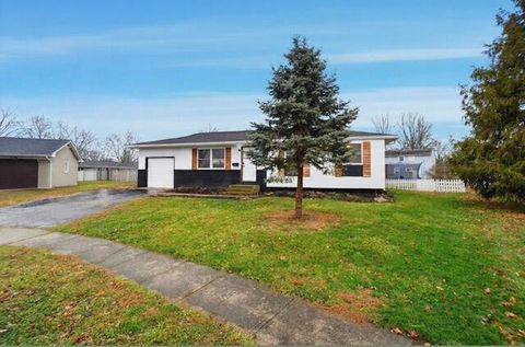 Tiny photo for 420 Denwood Court, Columbus, OH 43230 (MLS # 226000543)