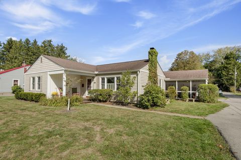Photo of 36 Hall Avenue, Newark, OH 43055 (MLS # 225038746)