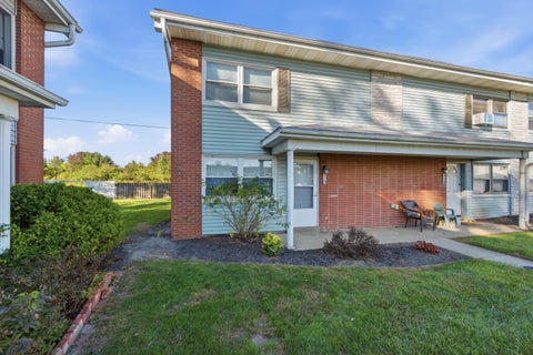 Photo of 113 Buckeye Circle, Columbus, OH 43217 (MLS # 226038598)