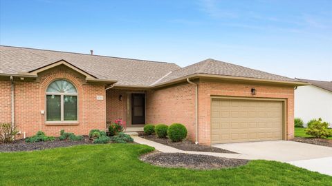 Photo of 4761 Cypress Grove Drive, Groveport, OH 43125 (MLS # 226018913)