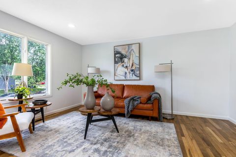 Tiny photo for 3747 Christie Road W, Columbus, OH 43207 (MLS # 225039585)