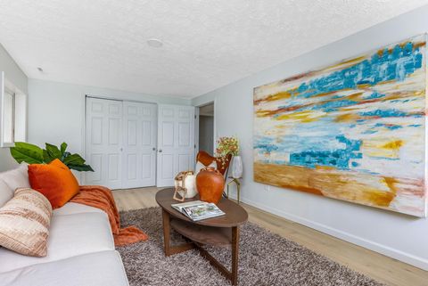 Tiny photo for 3747 Christie Road W, Columbus, OH 43207 (MLS # 225039585)