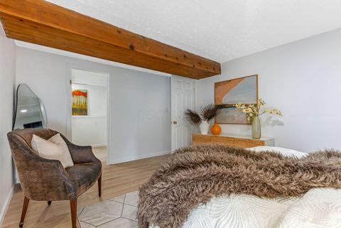 Tiny photo for 3747 Christie Road W, Columbus, OH 43207 (MLS # 225039585)
