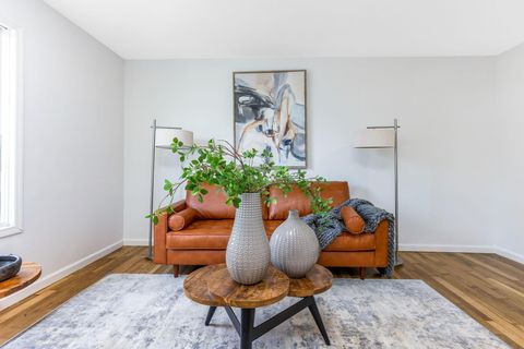 Tiny photo for 3747 Christie Road W, Columbus, OH 43207 (MLS # 225039585)