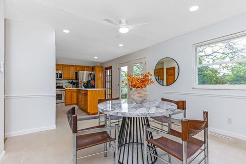 Tiny photo for 3747 Christie Road W, Columbus, OH 43207 (MLS # 225039585)