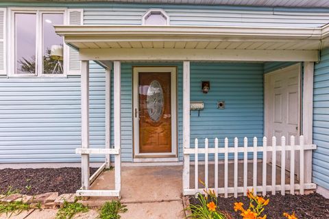 Tiny photo for 3747 Christie Road W, Columbus, OH 43207 (MLS # 225039585)