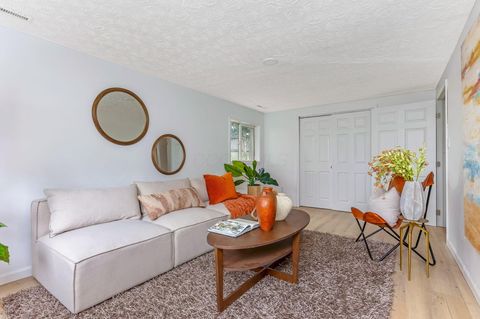 Tiny photo for 3747 Christie Road W, Columbus, OH 43207 (MLS # 225039585)