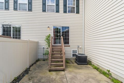Tiny photo for 7274 Colonial Affair Drive 11 #11, New Albany, OH 43054 (MLS # 226016625)