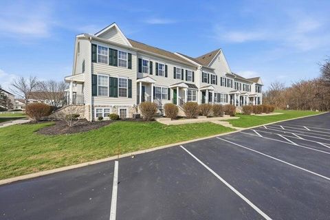 Tiny photo for 7274 Colonial Affair Drive 11 #11, New Albany, OH 43054 (MLS # 226016625)