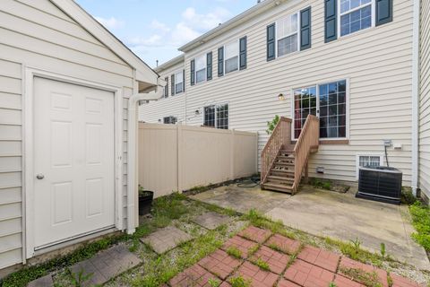 Tiny photo for 7274 Colonial Affair Drive 11 #11, New Albany, OH 43054 (MLS # 226016625)
