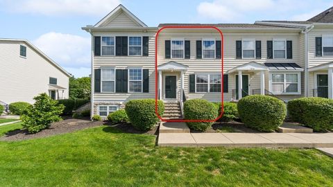 Tiny photo for 7274 Colonial Affair Drive 11 #11, New Albany, OH 43054 (MLS # 226016625)