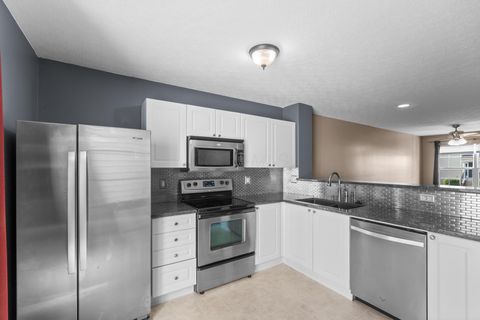 Tiny photo for 7274 Colonial Affair Drive 11 #11, New Albany, OH 43054 (MLS # 226016625)
