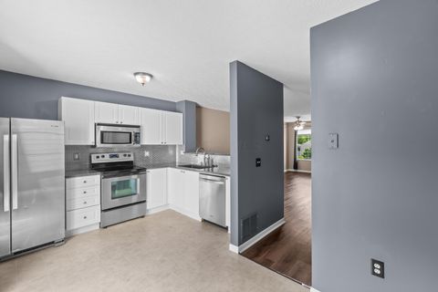 Tiny photo for 7274 Colonial Affair Drive 11 #11, New Albany, OH 43054 (MLS # 226016625)