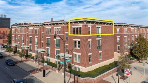 Photo of 340 S 3rd Street 3 #3, Columbus, OH 43215 (MLS # 226040954)