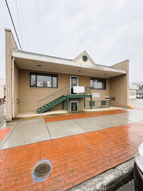 Photo of 158 E Main Street B #B, Logan, OH 43138 (MLS # 226006015)