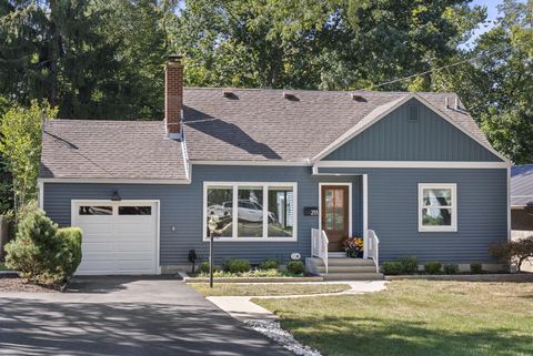 Photo of 253 Fenway Road, Columbus, OH 43214 (MLS # 225034163)