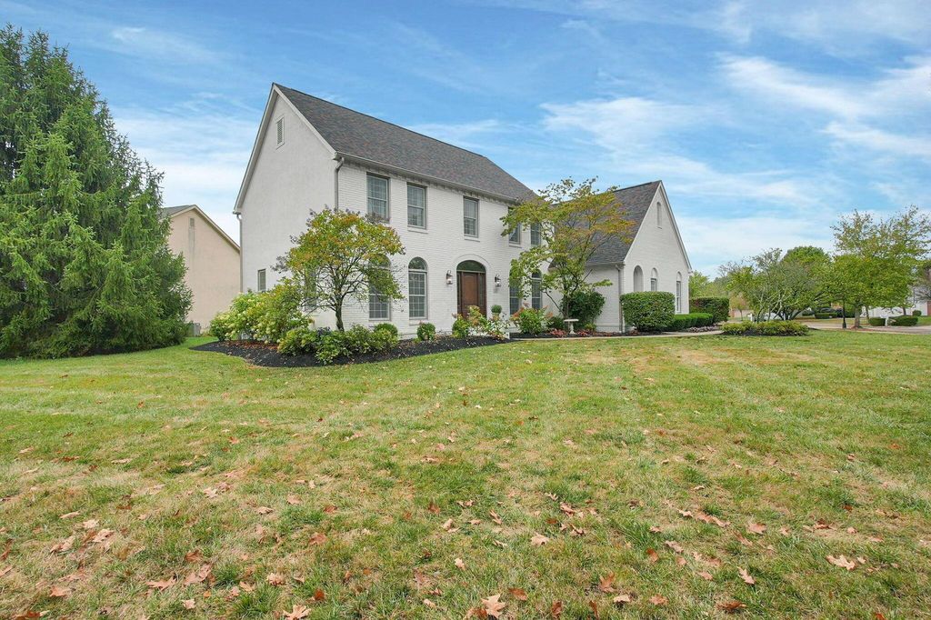 Photo of 1221 Wedgefield Lane, New Albany, OH 43054 (MLS # 225037221)