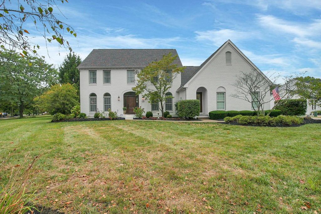 Photo of 1221 Wedgefield Lane, New Albany, OH 43054 (MLS # 225037221)