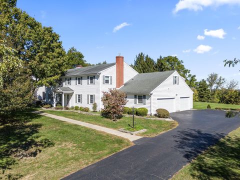 Photo of 10 Overlook Drive, Chillicothe, OH 45601 (MLS # 226004129)