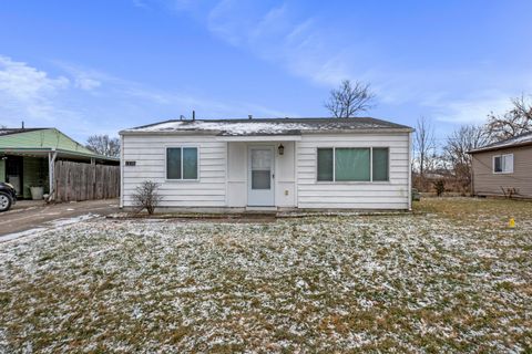 Photo of 3067 Huntington Drive, Columbus, OH 43207 (MLS # 226002060)