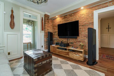 Tiny photo for 33 E Frankfort Street, Columbus, OH 43206 (MLS # 225045476)