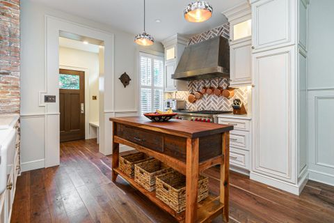 Tiny photo for 33 E Frankfort Street, Columbus, OH 43206 (MLS # 225045476)