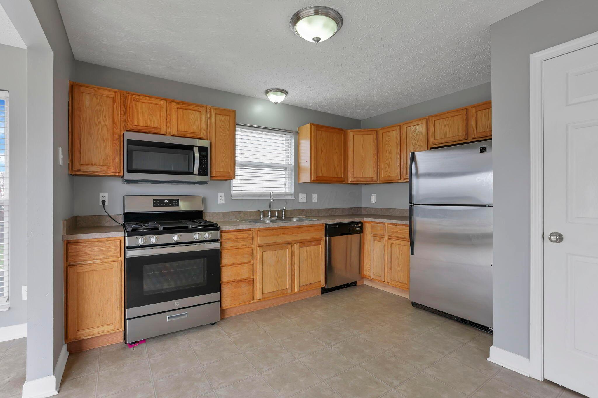 537 Stone Shadow Drive, Blacklick, Ohio image 15