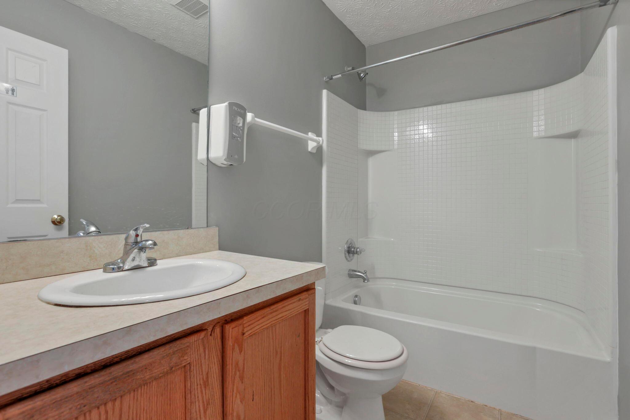 537 Stone Shadow Drive, Blacklick, Ohio image 32