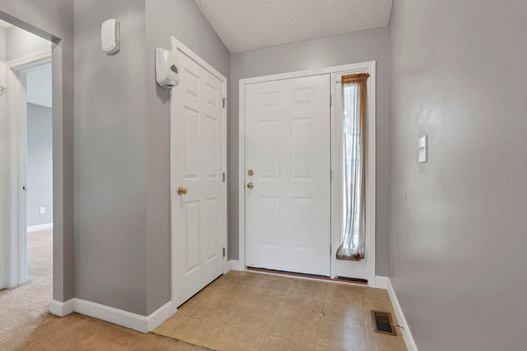 537 Stone Shadow Drive, Blacklick, Ohio image 8