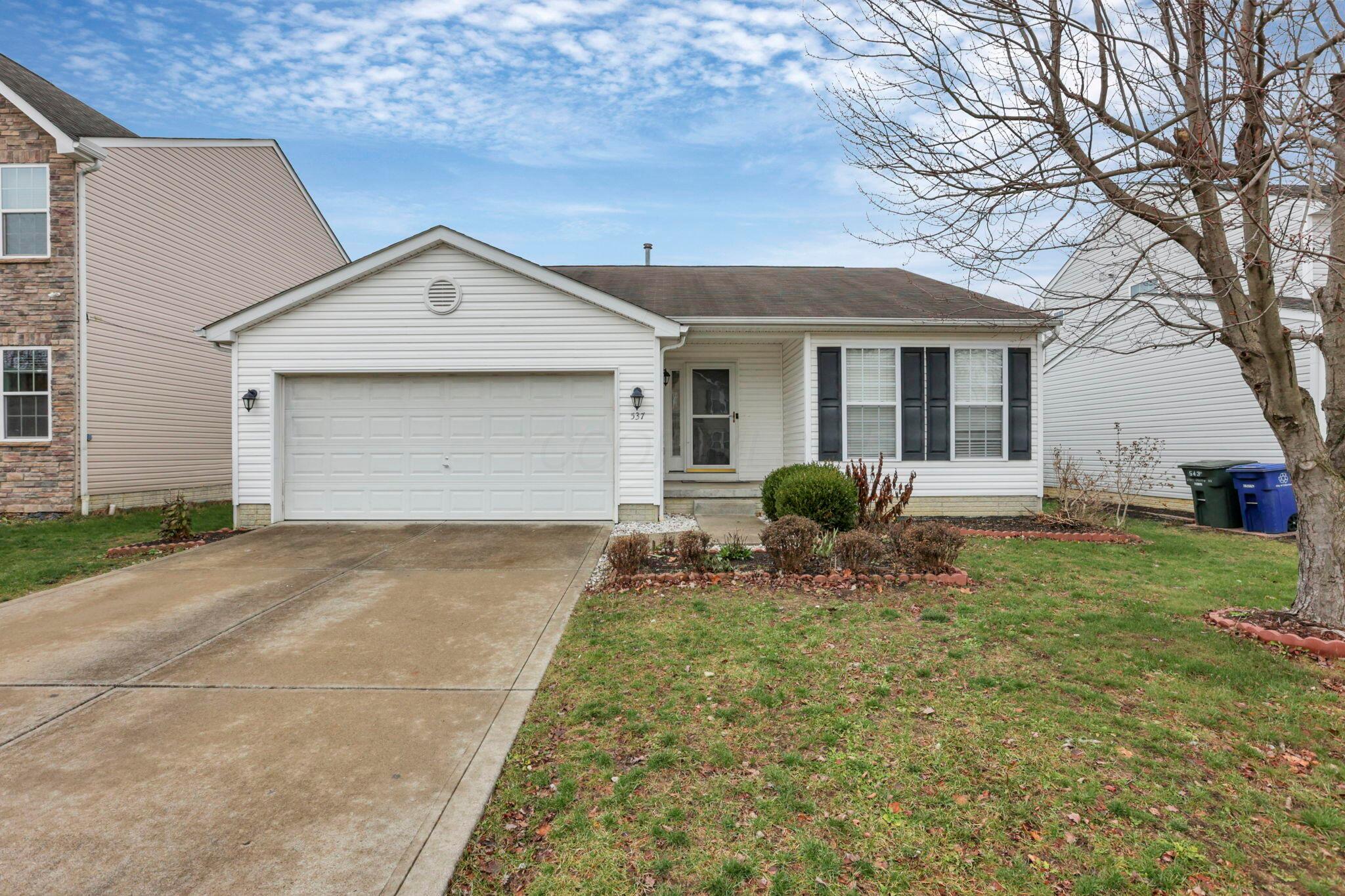 537 Stone Shadow Drive, Blacklick, Ohio image 2
