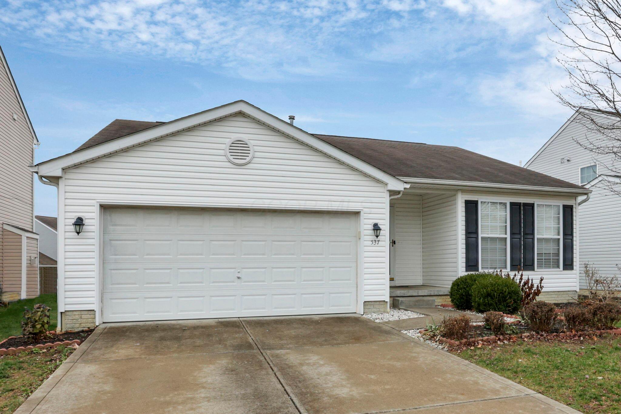 537 Stone Shadow Drive, Blacklick, Ohio image 3