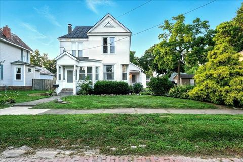 Photo of 107 E Lamartine Street, Mount Vernon, OH 43050 (MLS # 226007258)