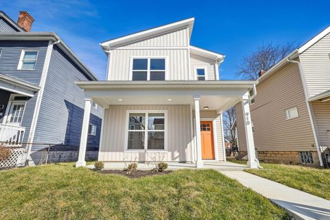 Photo of 910 Ellsworth Avenue, Columbus, OH 43206 (MLS # 226002715)