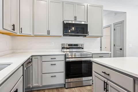 Tiny photo for 910 Ellsworth Avenue, Columbus, OH 43206 (MLS # 226002715)